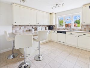 Breakfast Kitchen- click for photo gallery